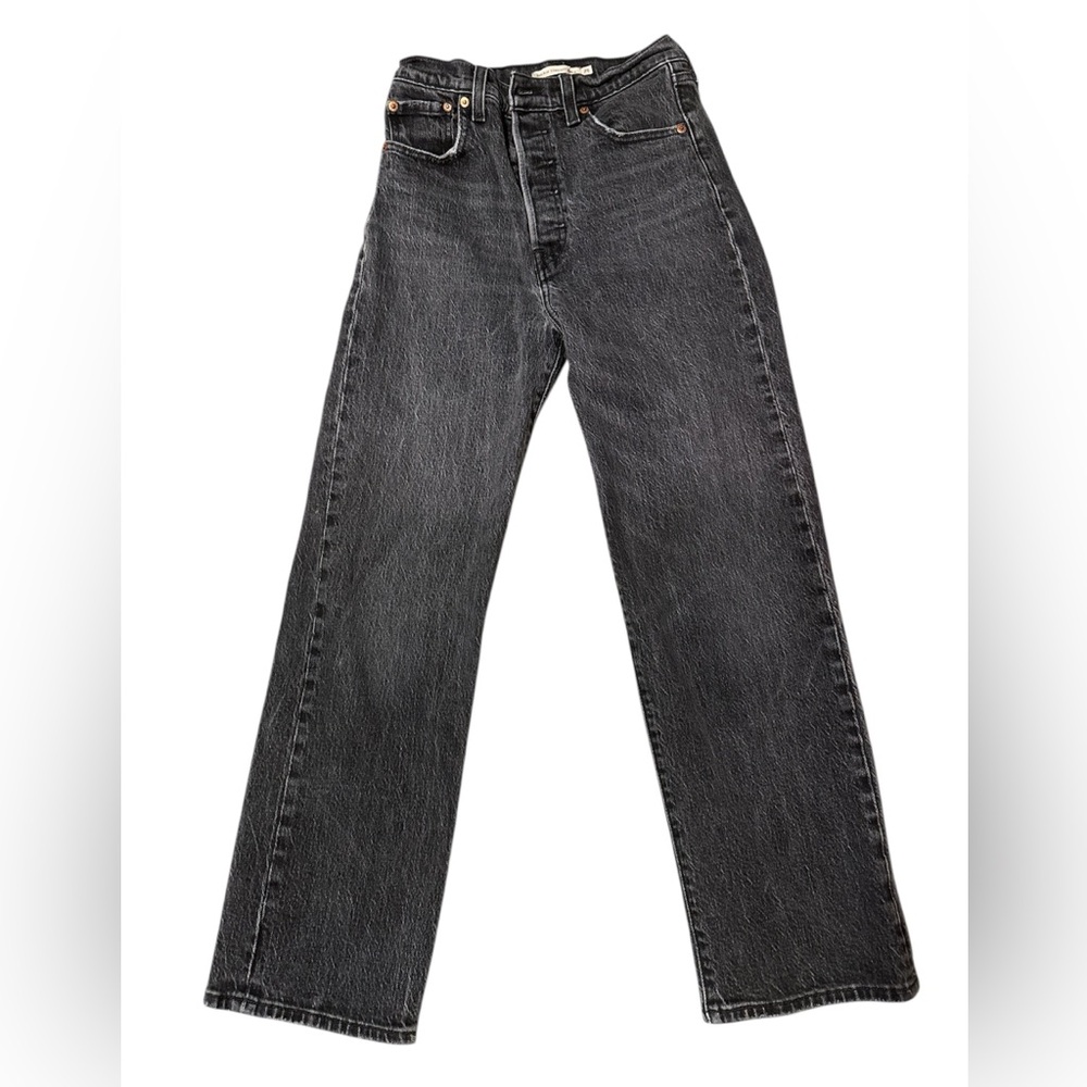 Levi's Ribcage Straight Ankle Jeans in - Black Worn In